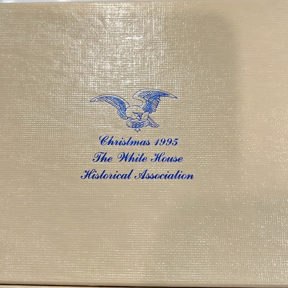 White House Christmas Honoring President Zachary Taylor Historical 1995 Ornament - Picture 3 of 7